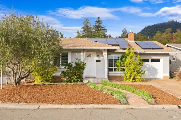 1421 Oak Circle, Healdsburg, CA 95448