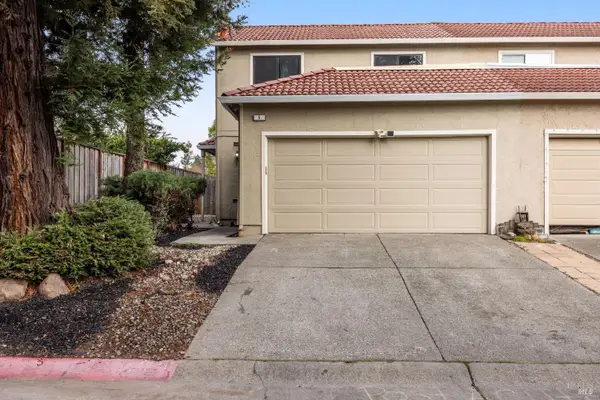 5 Fargo Court, Rohnert Park, CA 94928