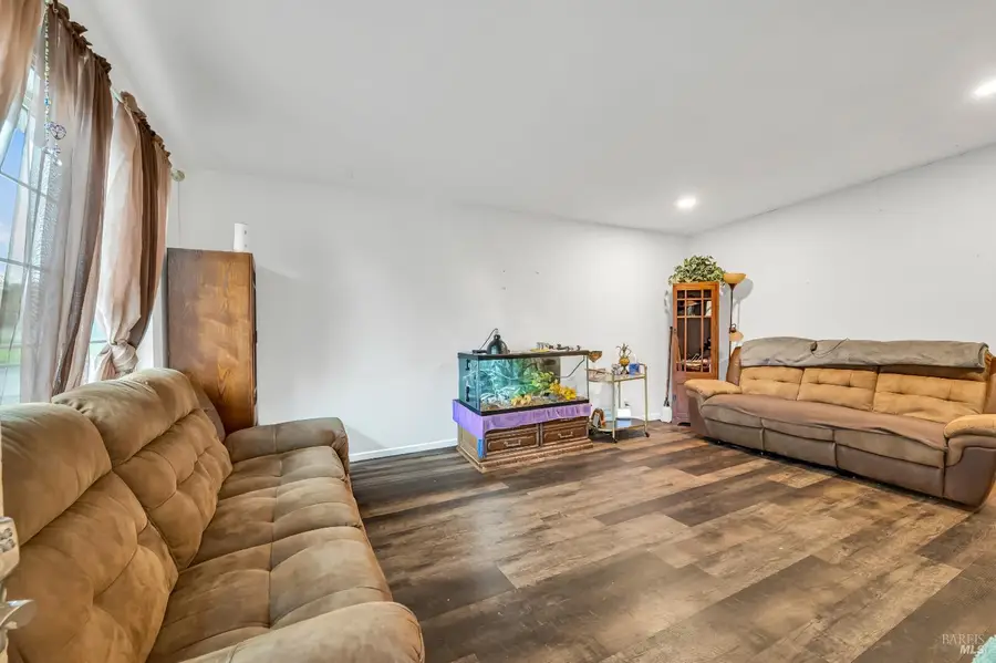 445 Springvalley Drive, Vacaville, CA 95687 - Image #2