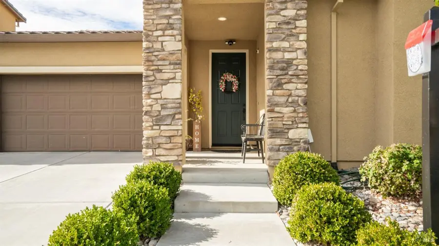 212 Water Lily Circle, Vacaville, CA 95687 - Image #2