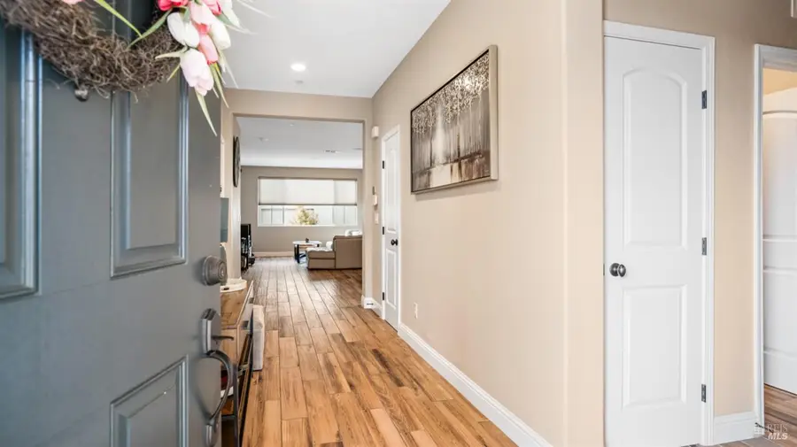 212 Water Lily Circle, Vacaville, CA 95687 - Image #3