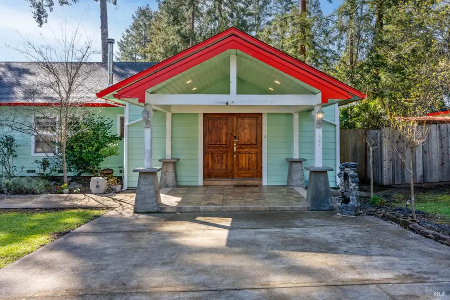 1701 Hickory Court, Ukiah, CA 95482 - Image #2