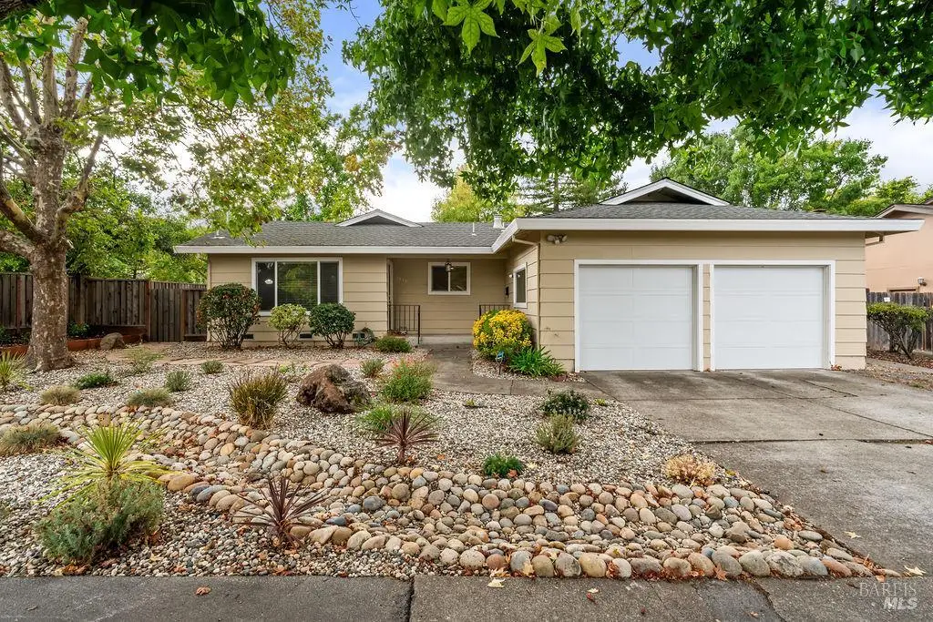 2635 Canterbury Drive, Santa Rosa, CA 95405 - Image #1