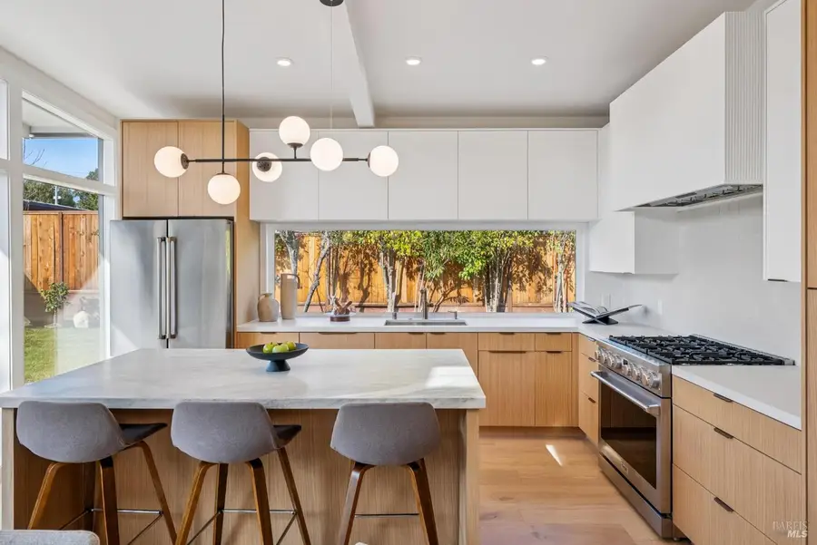 319 Holly Drive, San Rafael, CA 94903 - Image #2