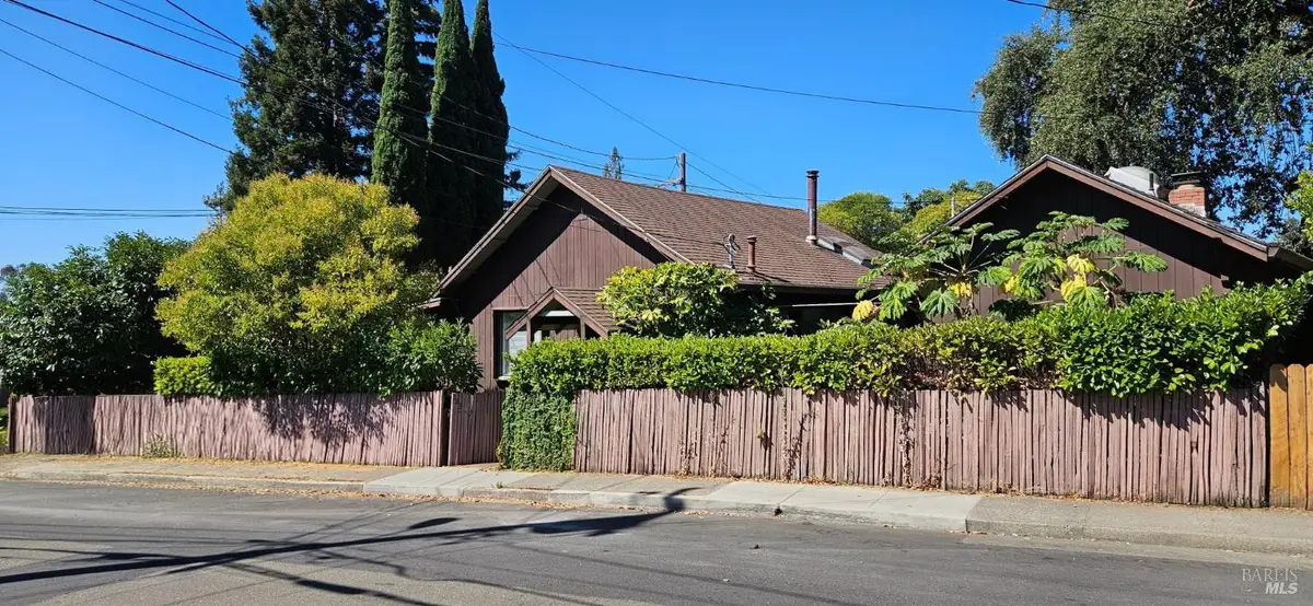 523 Center Street, Healdsburg, CA 95448 - #1