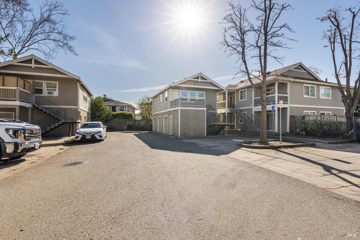 2131 Naomi Place, Santa Rosa, CA 95403 - Image #1