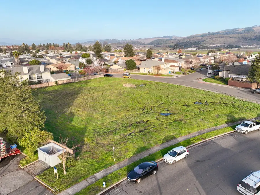 615 Elsa Drive, Santa Rosa, CA 95407 - Image #2