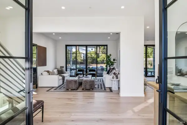 33 Fawn Drive, San Anselmo, CA 94960