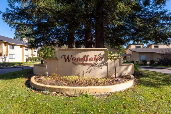2103 Woodlake Drive, Santa Rosa, CA 95405