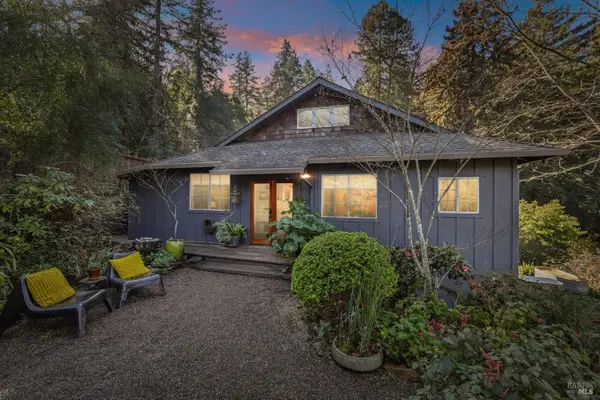 32 Grand View Avenue, Camp Meeker, CA 95419