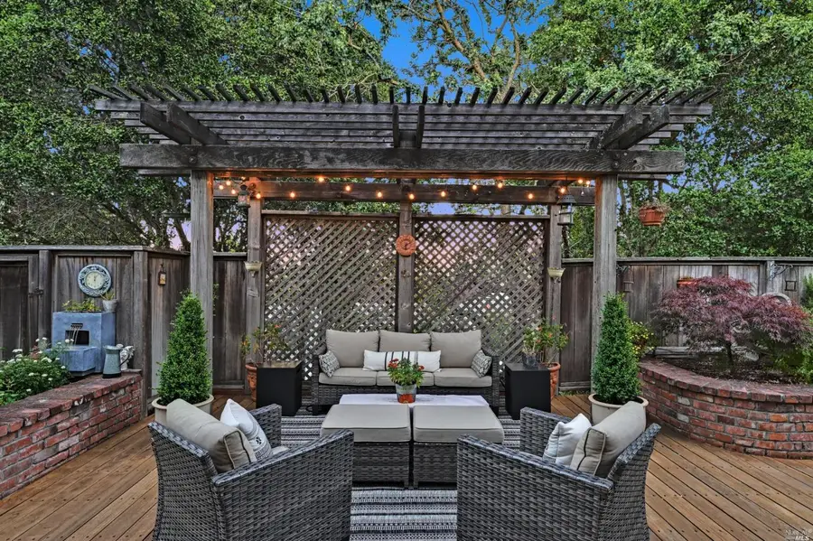 117 Michele Circle, Novato, CA 94947 - Image #3