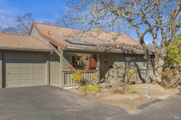 11 Oak Forest Lane, Santa Rosa, CA 95409