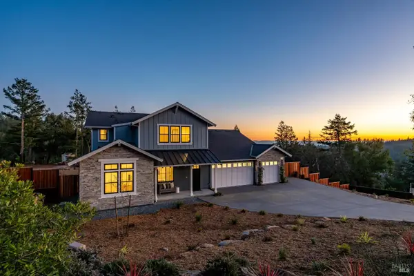 3684 Crown Hill Drive, Santa Rosa, CA 95404