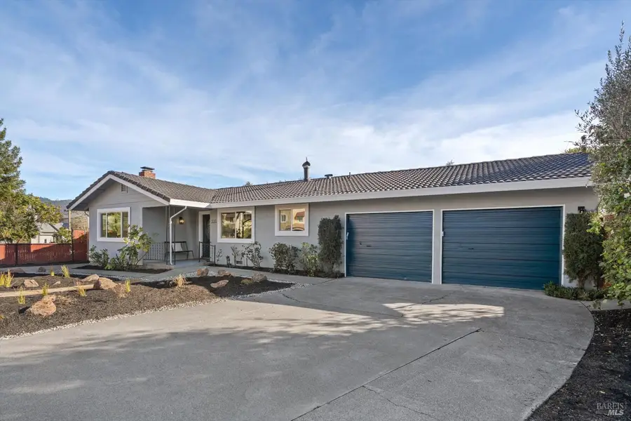 131 Healdsburg Avenue, Cloverdale, CA 95425 - Image #2