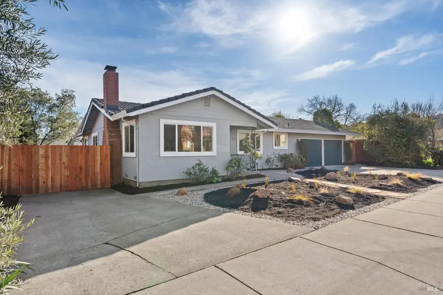 131 Healdsburg Avenue, Cloverdale, CA 95425 - Image #3