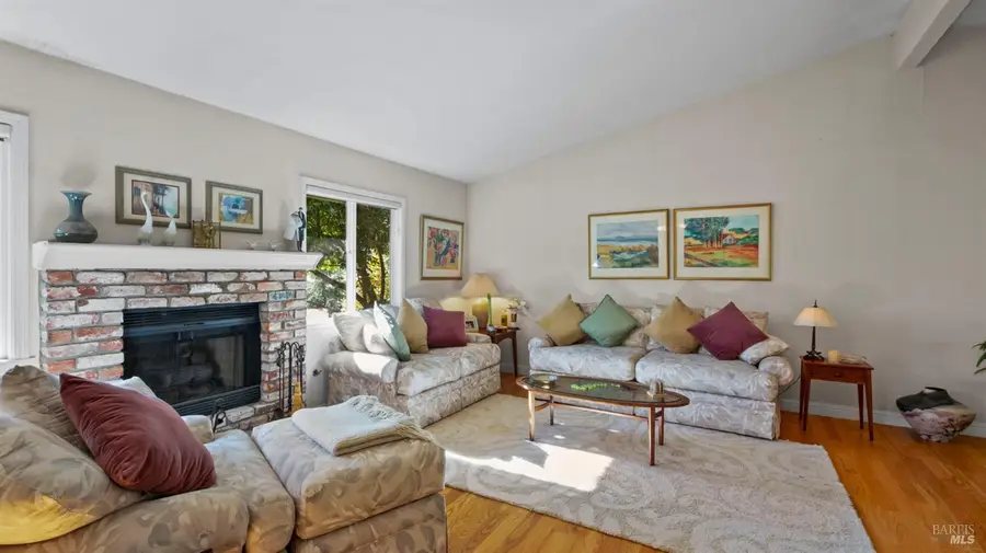 20 Carob Way, Novato, CA 94945 - Image #2