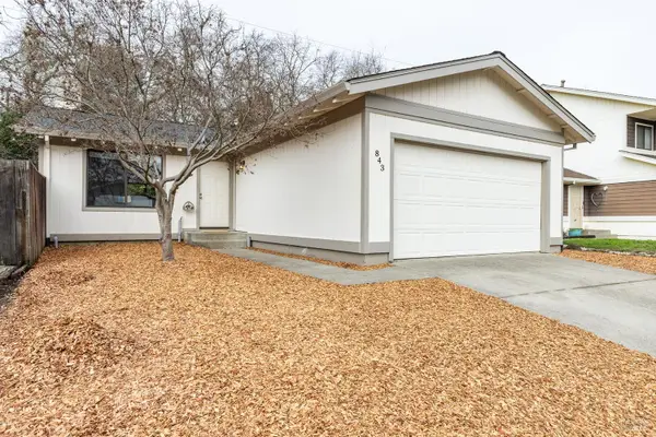 843 Falcon Way, Healdsburg, CA 95448