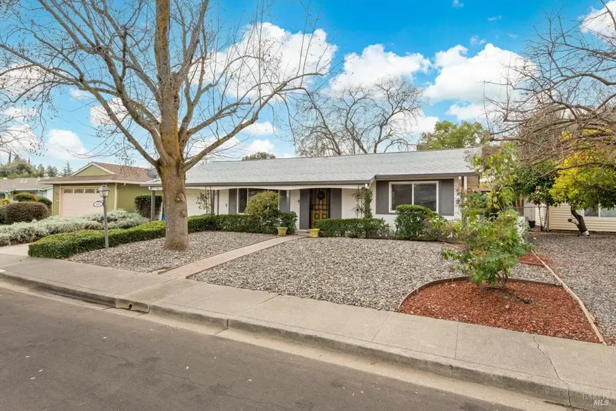 122 Rainier Circle, Vacaville, CA 95687 - Image #2