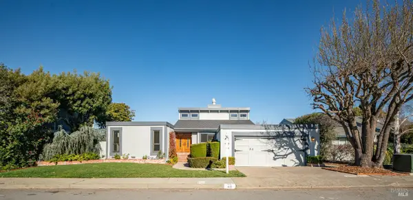 49 Via La Brisa, Larkspur, CA 94939