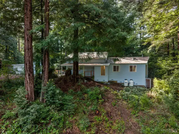 17600 Redwood Springs Drive, Fort Bragg, CA 95437