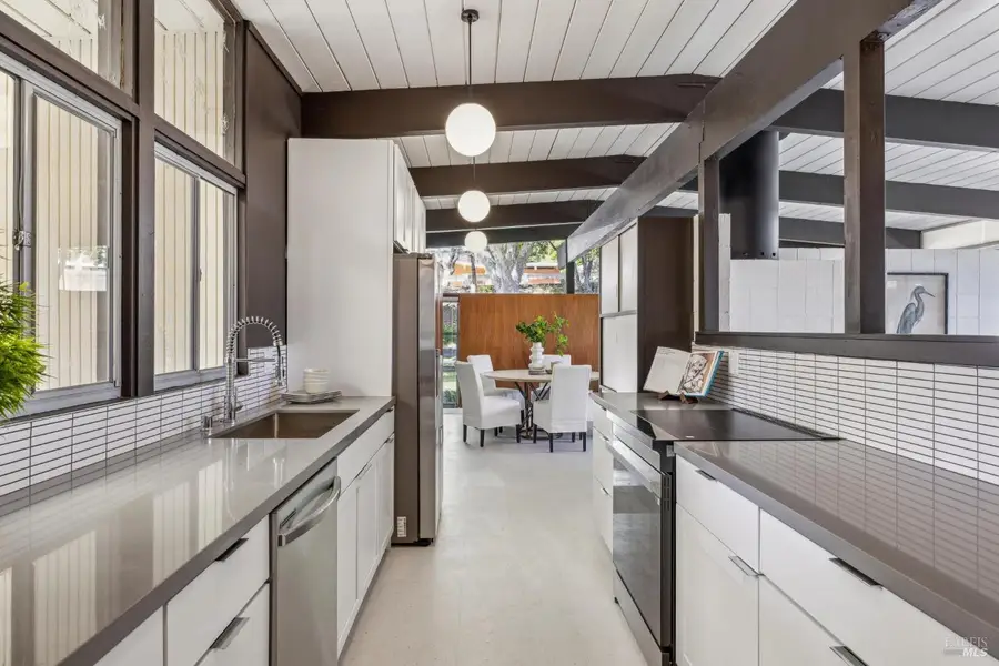 659 Las Colindas Road, San Rafael, CA 94903 - Image #3