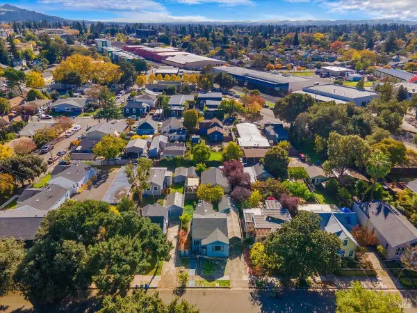 130 11th Street, Santa Rosa, CA 95401