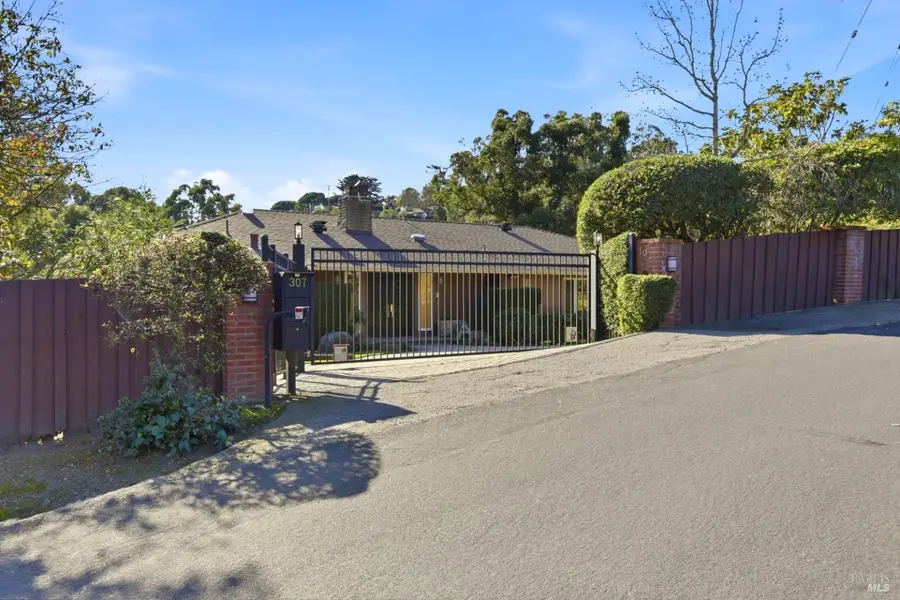 307 Summit Avenue, San Rafael, CA 94901 - Image #3