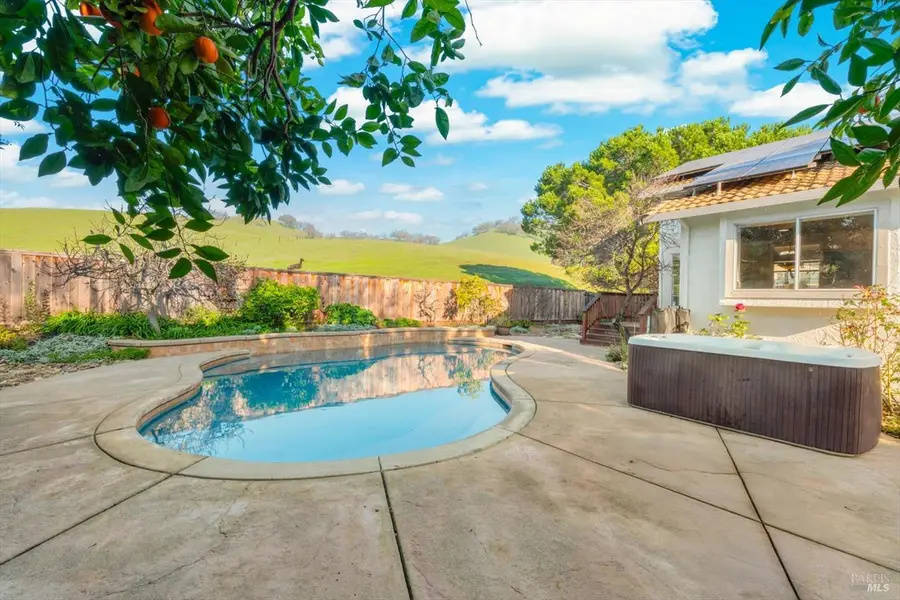 3327 Colonial Court, Fairfield, CA 94534 - Image #2