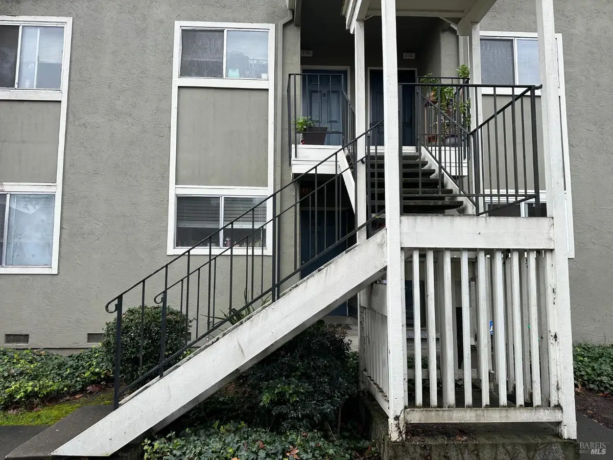 718 Santa Alicia Drive, Rohnert Park, CA 94928 - Image #1