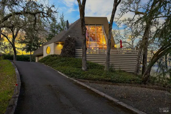 10045 Loch Haven Drive, Santa Rosa, CA 95404