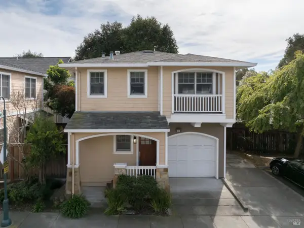 930 Martin Circle, Petaluma, CA 94952