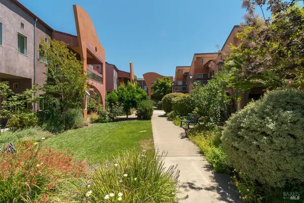 1354 Yulupa Avenue #E, Santa Rosa, CA 95405