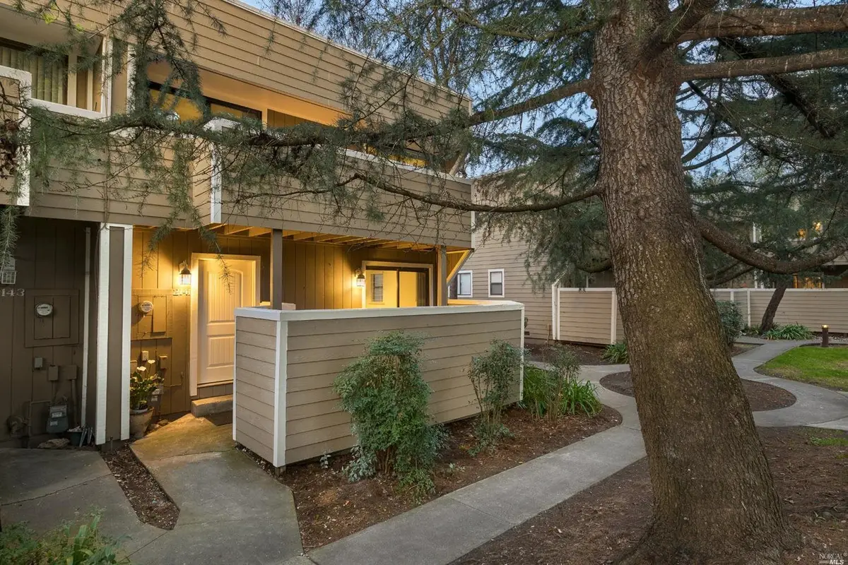 2141 W Steele Lane, Santa Rosa, CA 95403 - Image #1