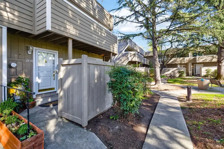 2141 W Steele Lane, Santa Rosa, CA 95403 - Image #3