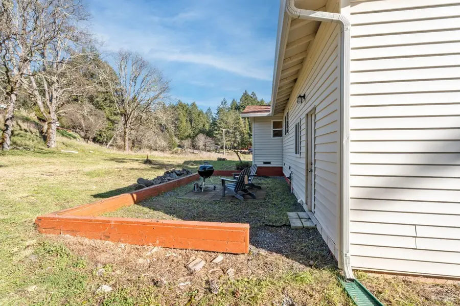 2021 Peacock Drive, Willits, CA 95490 - #3