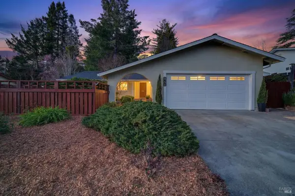 8256 Valley View Drive, Sebastopol, CA 95472