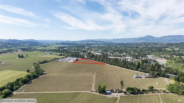 300 Kinley Drive, Healdsburg, CA 95448