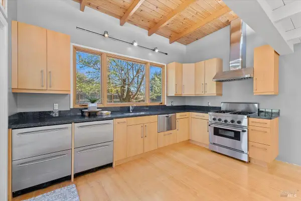 197 Bailhache Avenue, Healdsburg, CA 95448