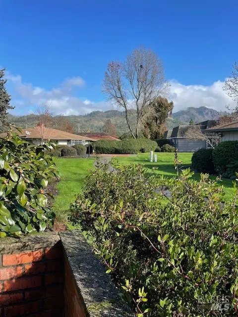 27 Woodgreen Street, Santa Rosa, CA 95409