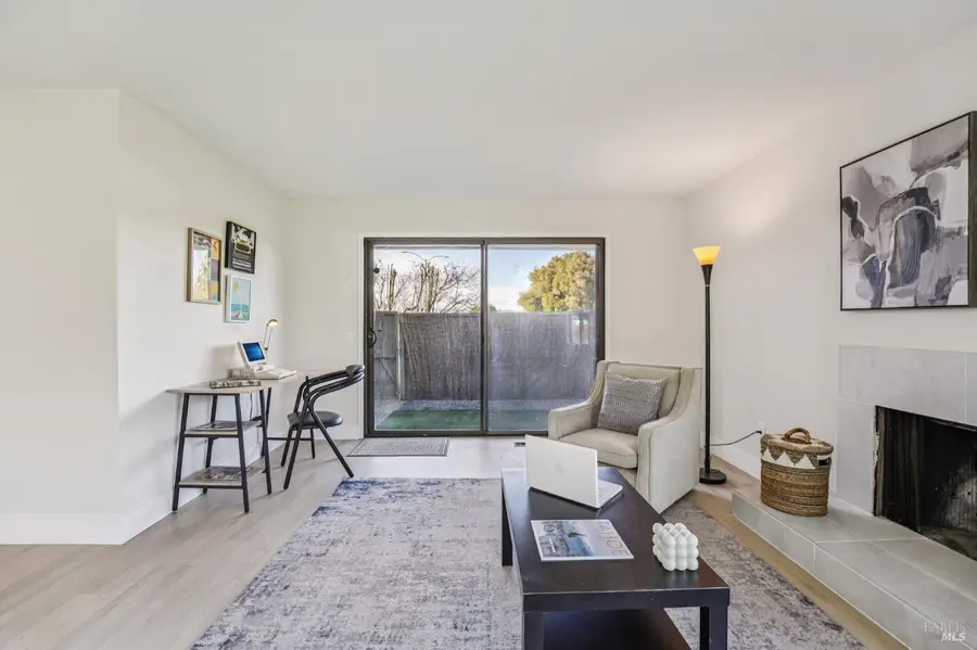 2 Lakeview Court, Novato, CA 94947 - #3