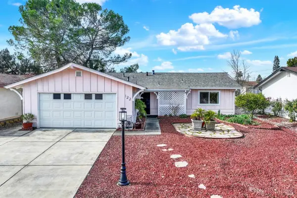 122 Isle Royale Circle, Vacaville, CA 95687
