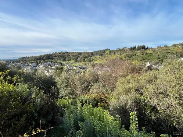 3648 Crown Hill Drive, Santa Rosa, CA 95404