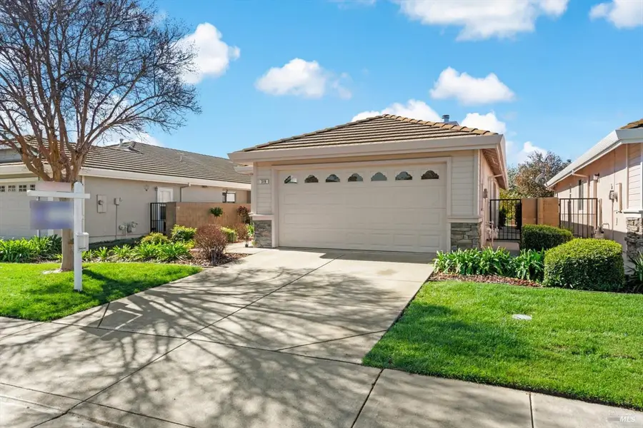 319 Trellis Lane, Vacaville, CA 95687 - #2