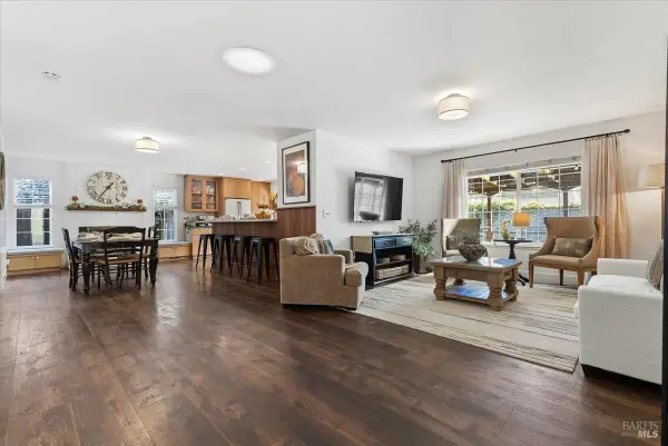 422 Terrace Boulevard, Healdsburg, CA 95448