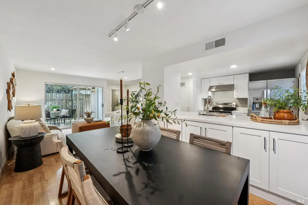 24 Roundtree Boulevard, San Rafael, CA 94903 - #1