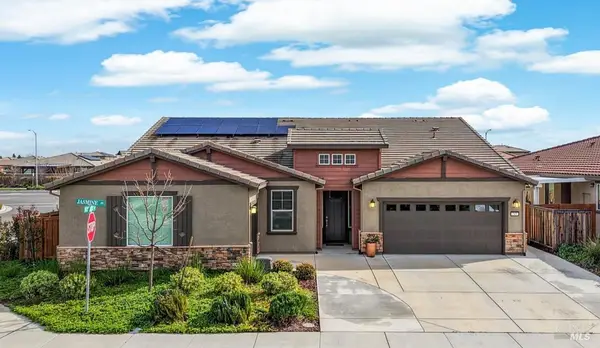 745 Jasmine Street, Dixon, CA 95620