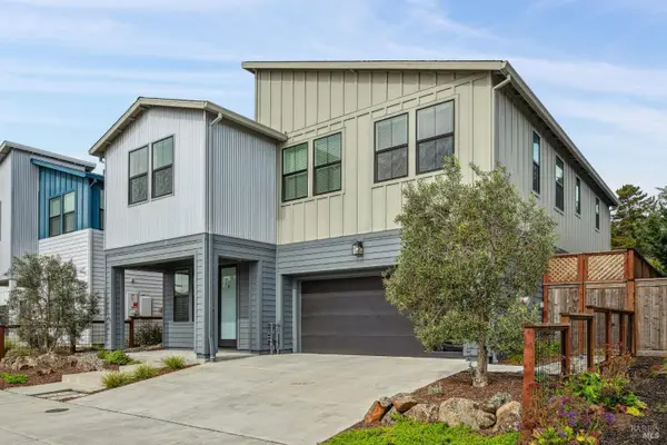 2221 Versaro Drive, Santa Rosa, CA 95403