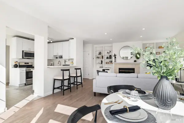 37 Creekside Court, Corte Madera, CA 94925