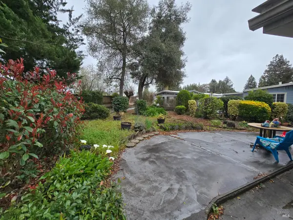 186 Sequoia Circle, Santa Rosa, CA 95401