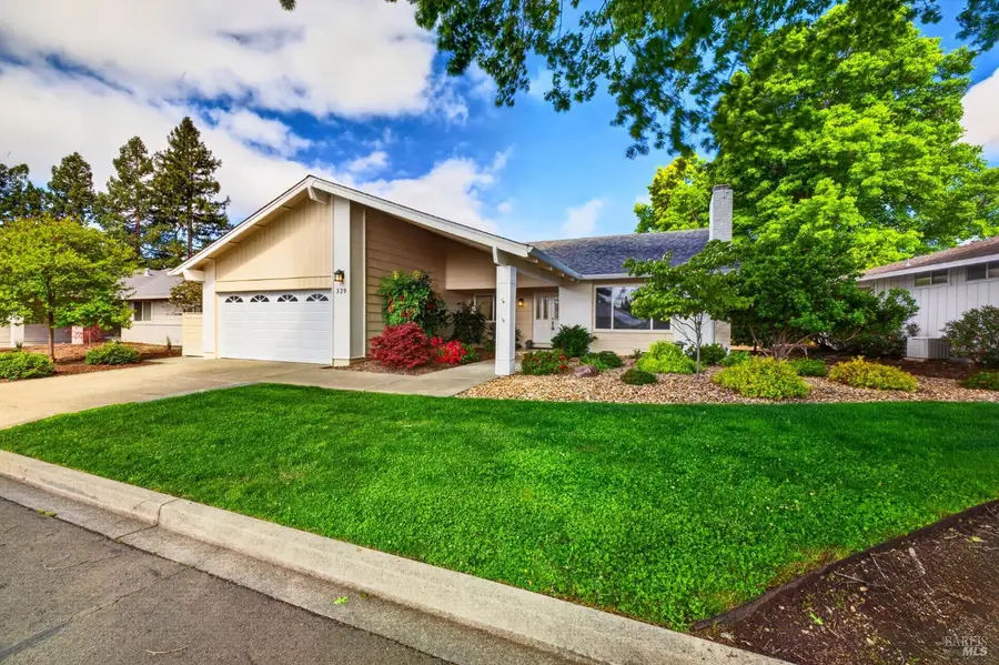 329 Oak Leaf Circle, Santa Rosa, CA 95409 - #2